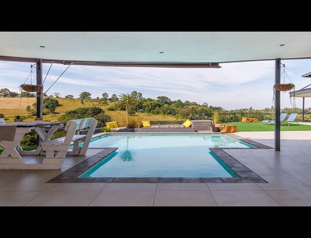 6 BEDROOM TOWNHOUSE FOR SALE IN CRESTHOLME